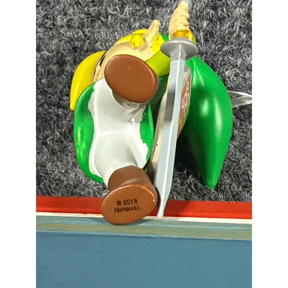 2018 Nintendo Legend of Zelda Link Christmas Ornament Green Tunic Sword Shield